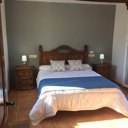 Hostal Rural La Casa Verde Cheles Ngoại thất bức ảnh
