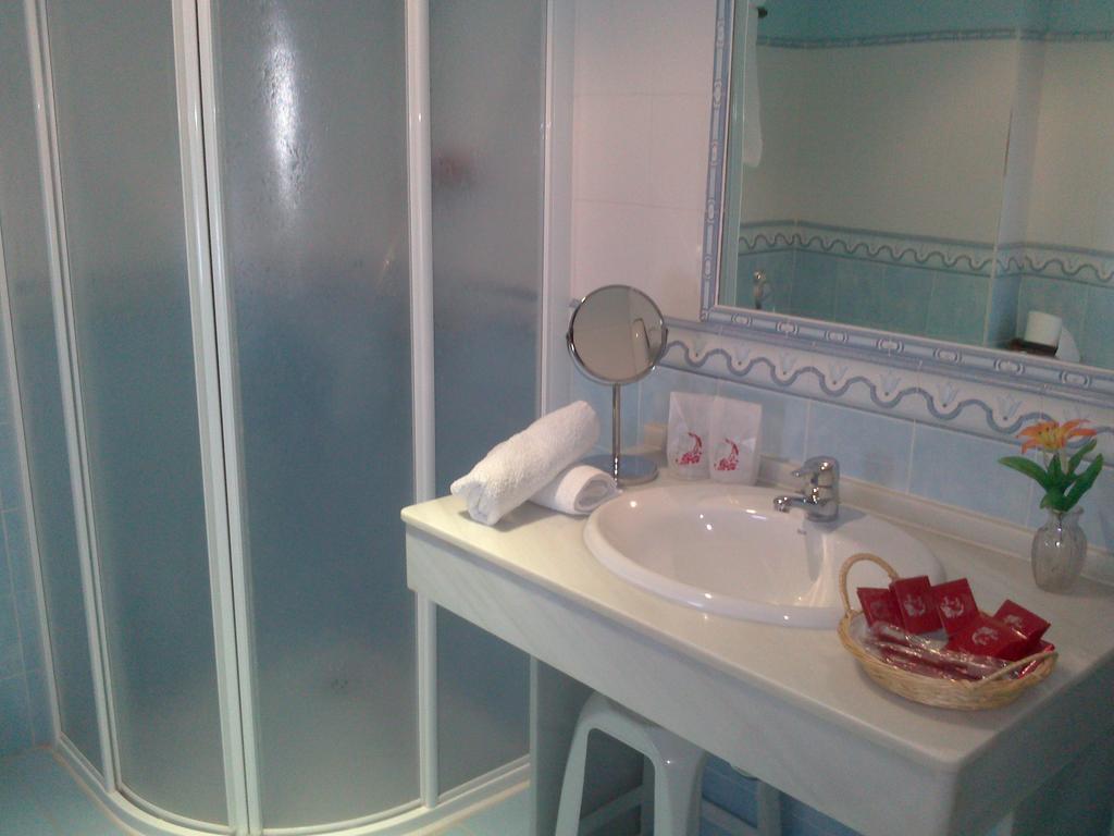 Hostal Rural La Casa Verde Cheles Ngoại thất bức ảnh