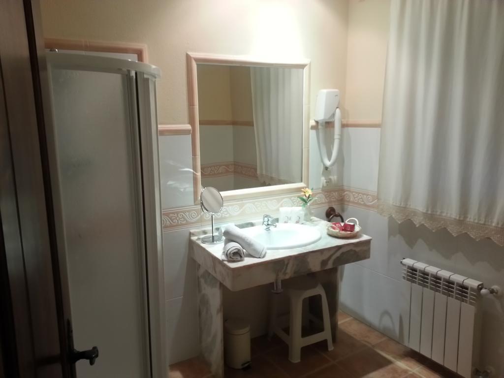 Hostal Rural La Casa Verde Cheles Ngoại thất bức ảnh